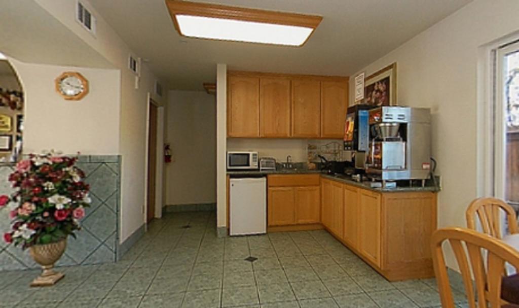 Cloverdale Wine Country Inn & Suites Dış mekan fotoğraf