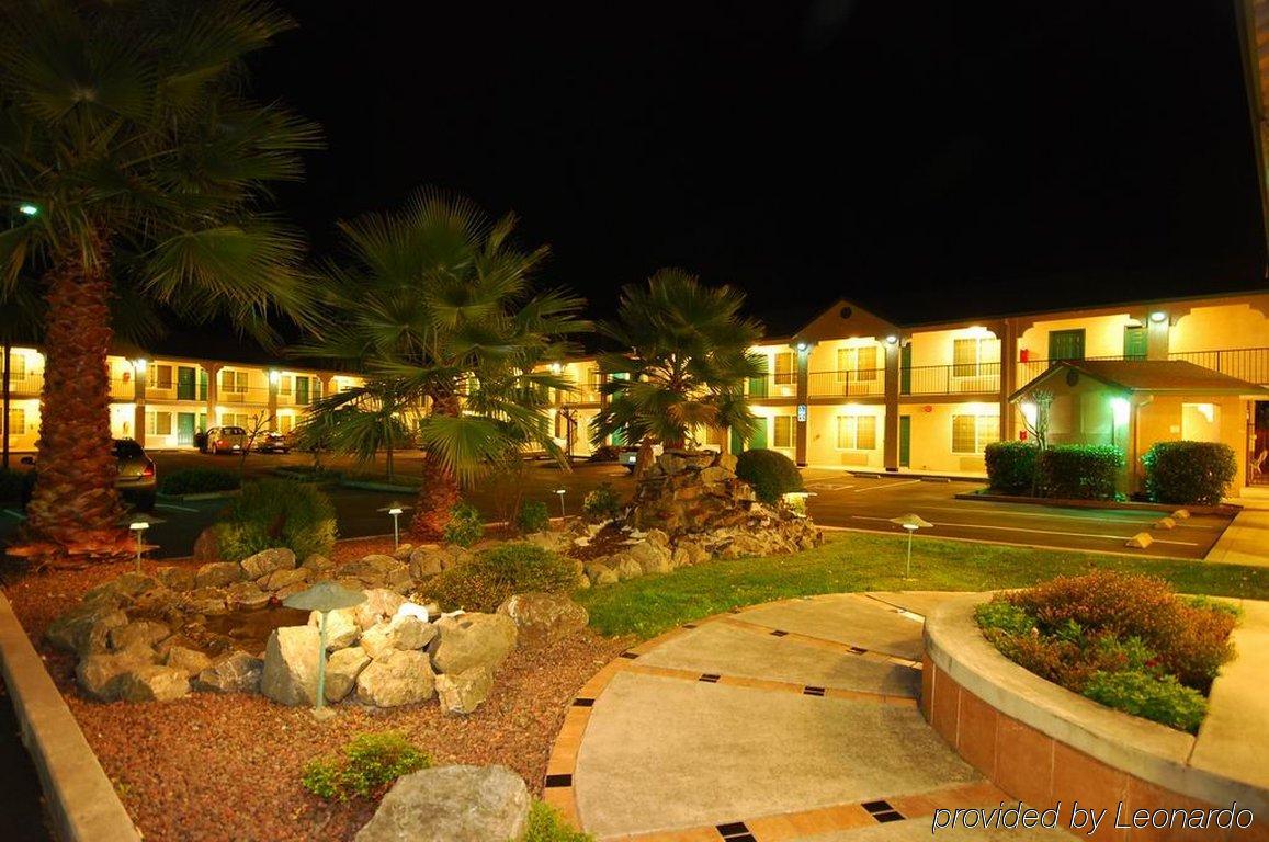 Cloverdale Wine Country Inn & Suites Dış mekan fotoğraf