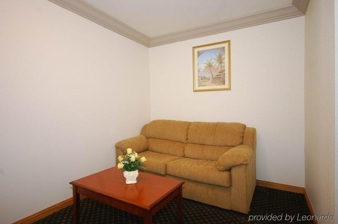 Cloverdale Wine Country Inn & Suites Oda fotoğraf