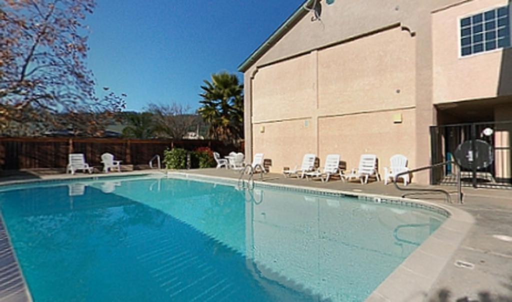 Cloverdale Wine Country Inn & Suites Dış mekan fotoğraf
