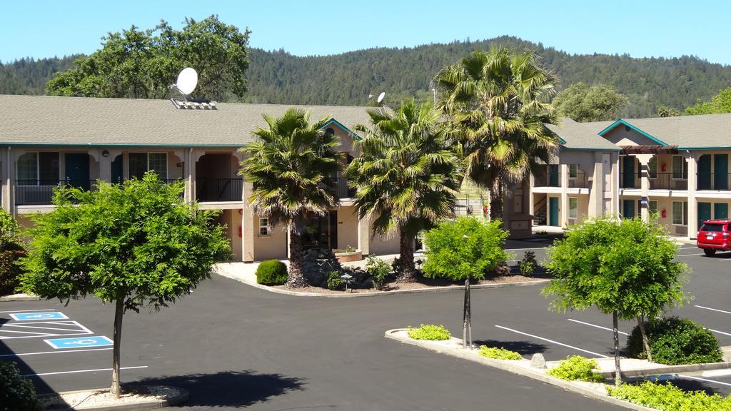 Cloverdale Wine Country Inn & Suites Dış mekan fotoğraf
