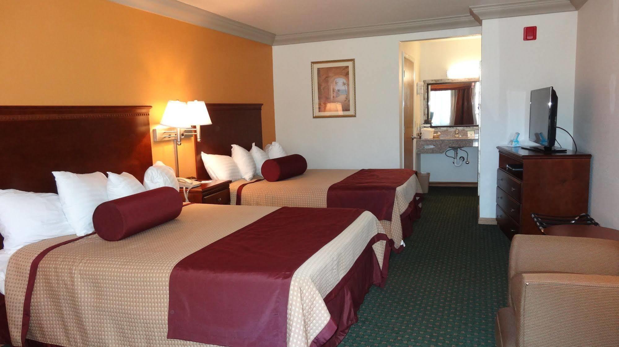 Cloverdale Wine Country Inn & Suites Dış mekan fotoğraf