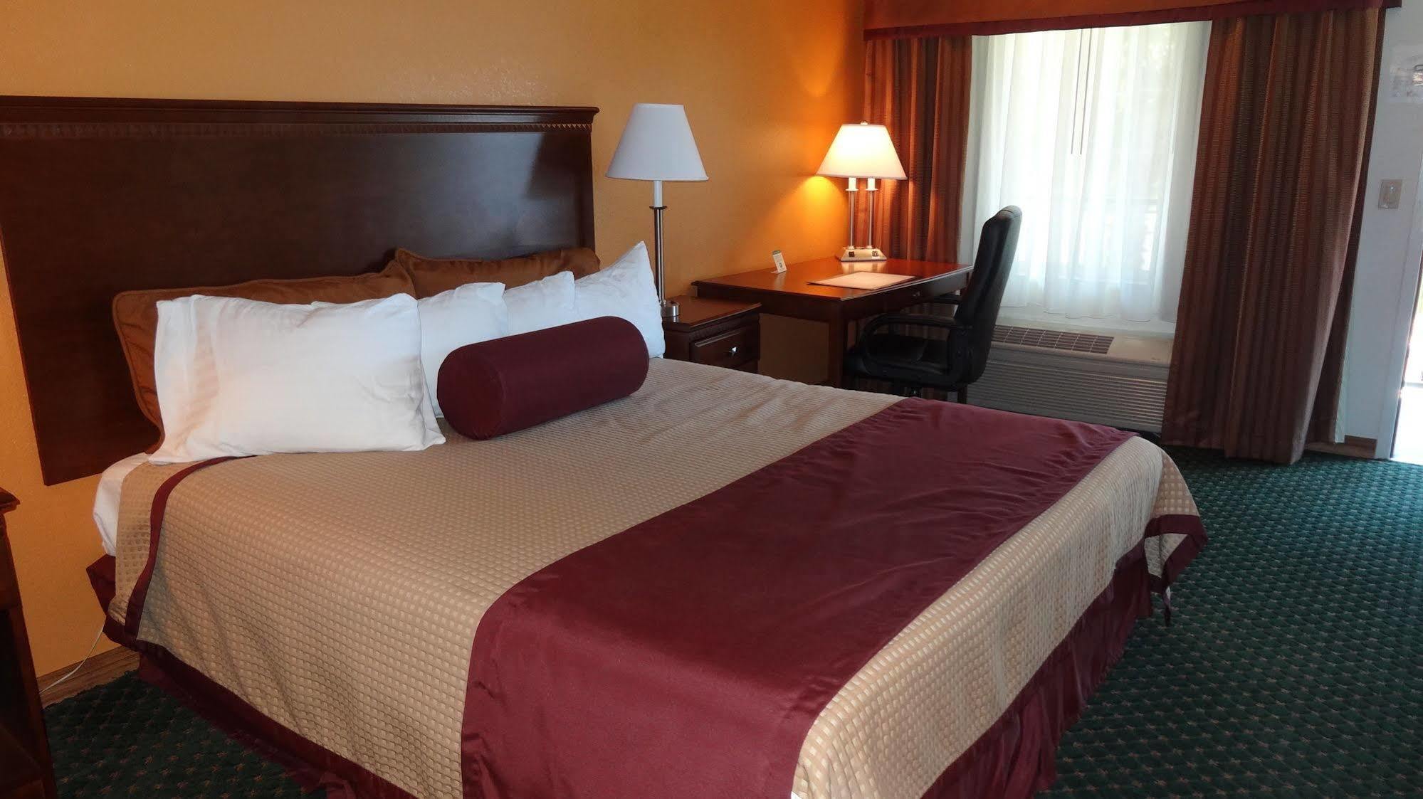 Cloverdale Wine Country Inn & Suites Dış mekan fotoğraf