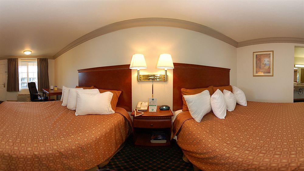 Cloverdale Wine Country Inn & Suites Dış mekan fotoğraf